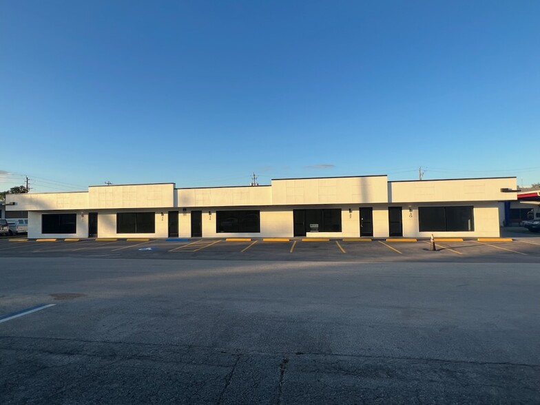 30-40 Mildred Dr, Fort Myers, FL for lease - Building Photo - Image 2 of 6