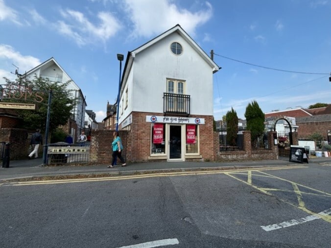 23 Chapel St, Petersfield for sale - Primary Photo - Image 1 of 1