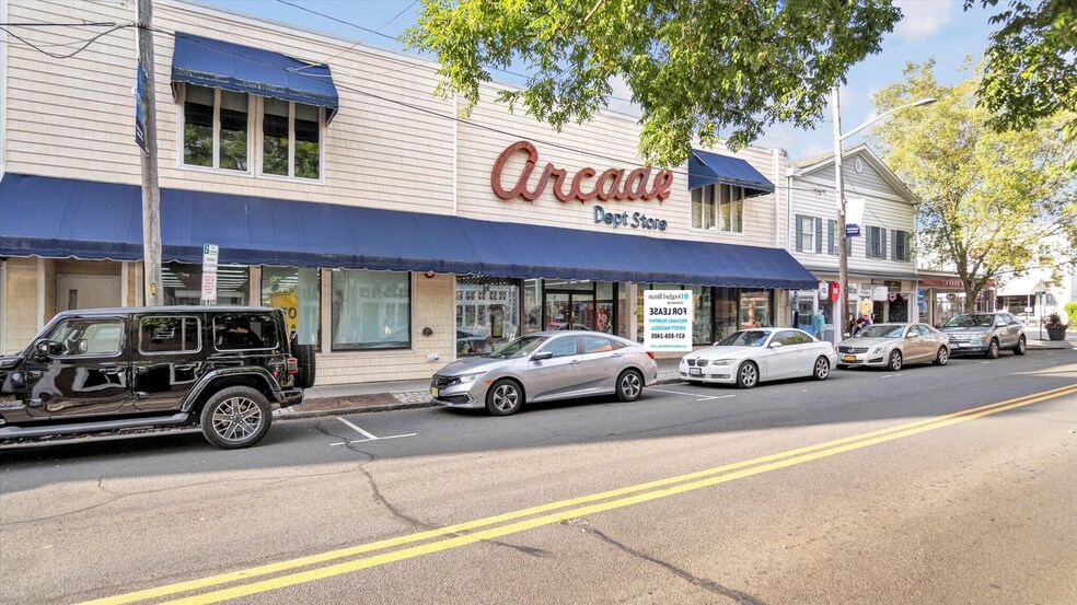 14 Front St, Greenport, NY for lease - Building Photo - Image 2 of 12