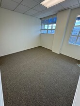 1611 S Catalina Ave, Redondo Beach, CA for lease Interior Photo- Image 2 of 6