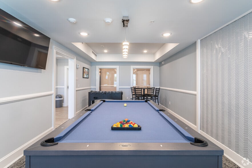 1 E Pearl St, Burlington, NJ for lease - Interior Photo - Image 3 of 17