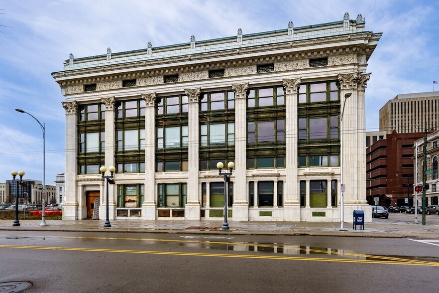 115 W 4th St, Dayton, OH for sale - Building Photo - Image 2 of 8