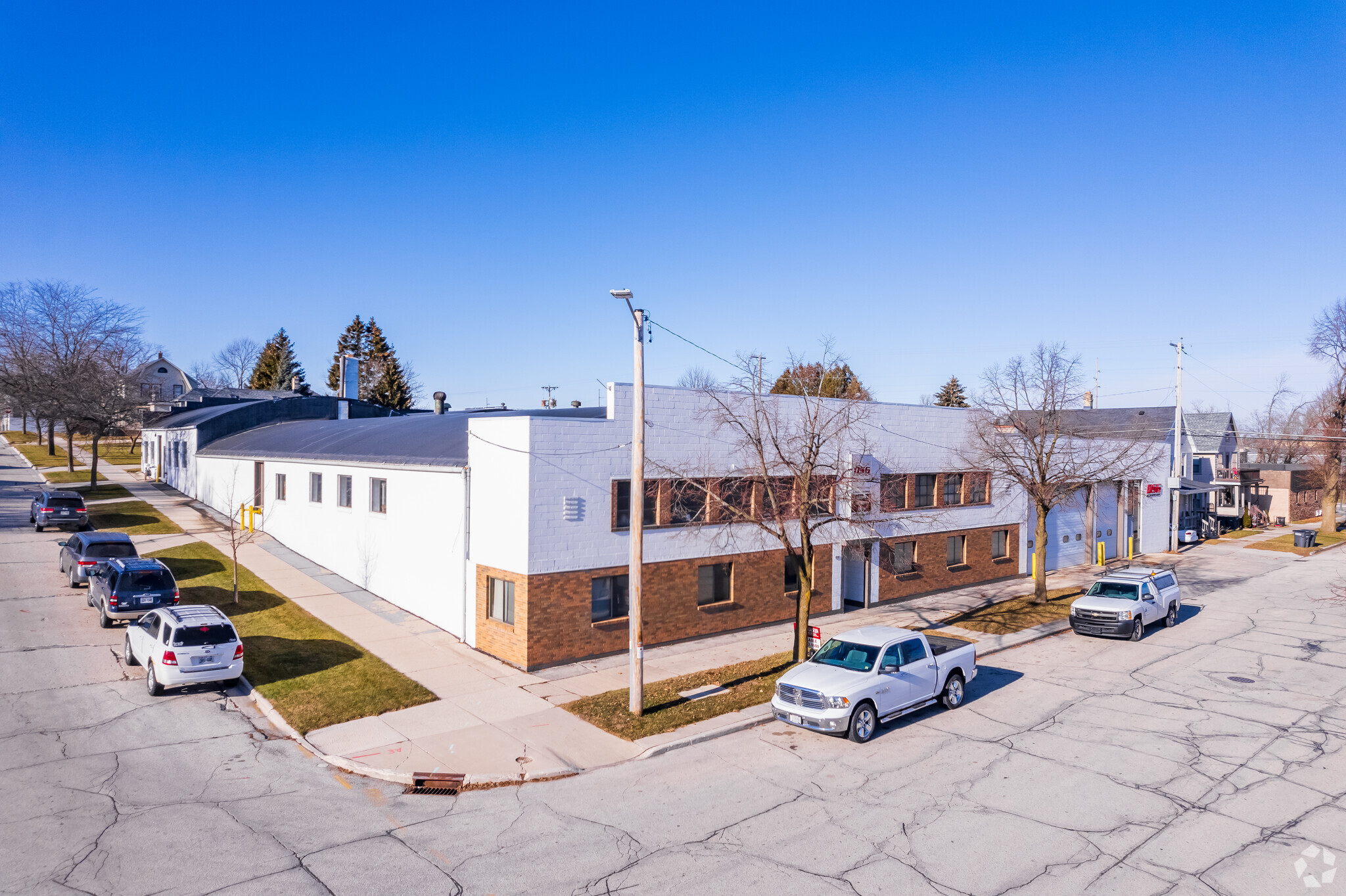 1128 S 11th St, Sheboygan, WI for sale Primary Photo- Image 1 of 36