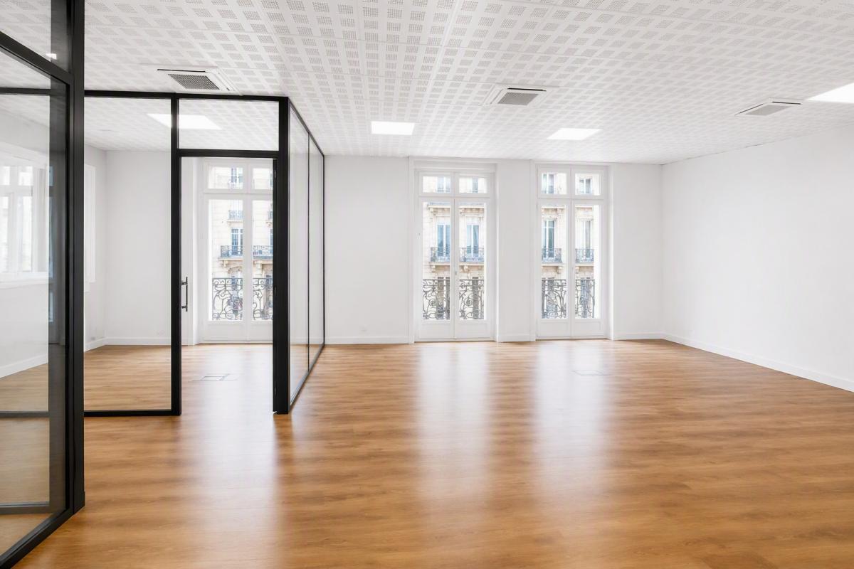 Office in Paris for lease Building Photo- Image 1 of 10