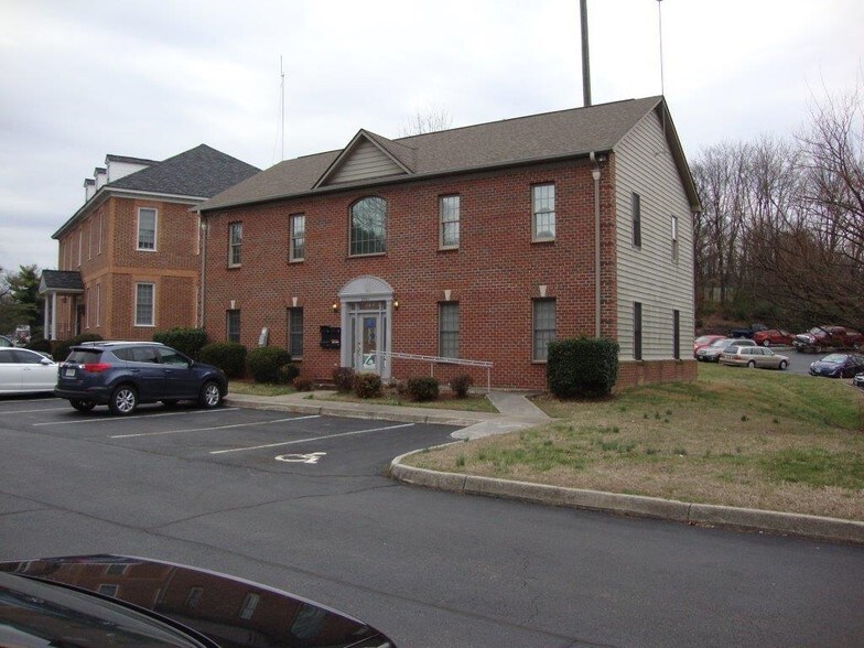 2701 Brambleton Ave SW, Roanoke, VA for sale - Building Photo - Image 1 of 1