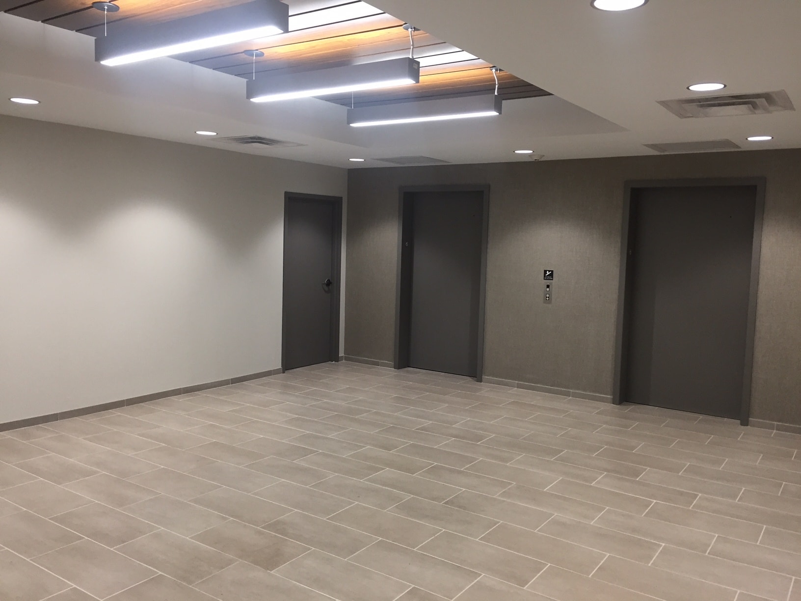 2170 Ashley Phosphate Rd, North Charleston, SC for lease Interior Photo- Image 1 of 3