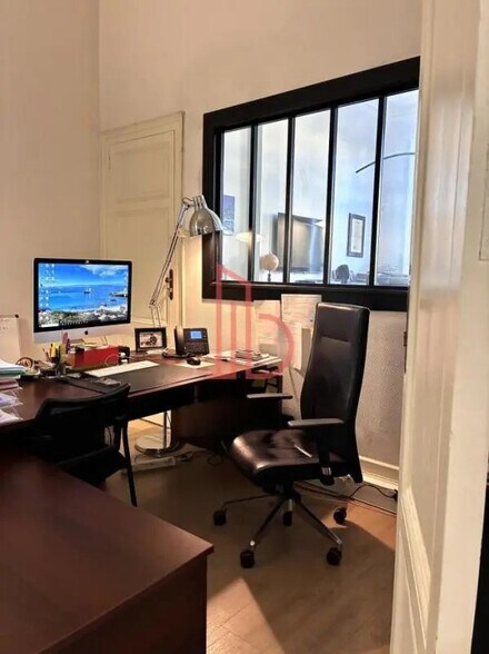 Office in Bordeaux for lease - Interior Photo - Image 3 of 7