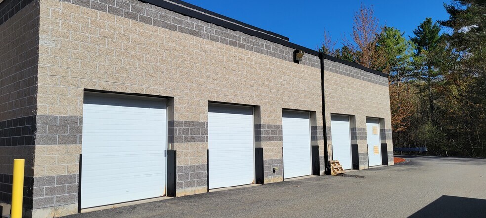 33 Constitution Dr, Hudson, NH for sale - Building Photo - Image 3 of 13