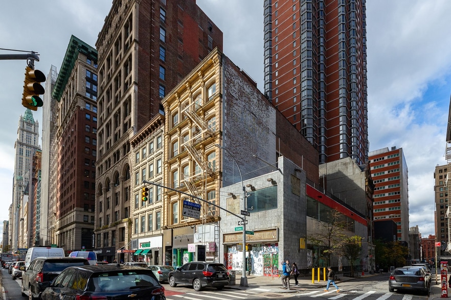 317 Broadway, New York, NY for sale - Building Photo - Image 1 of 4