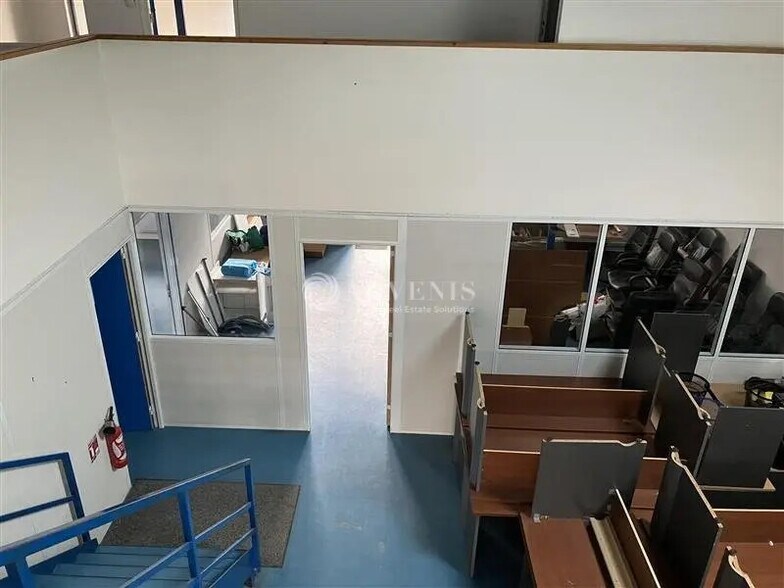 Office in Bourges for lease - Interior Photo - Image 2 of 3