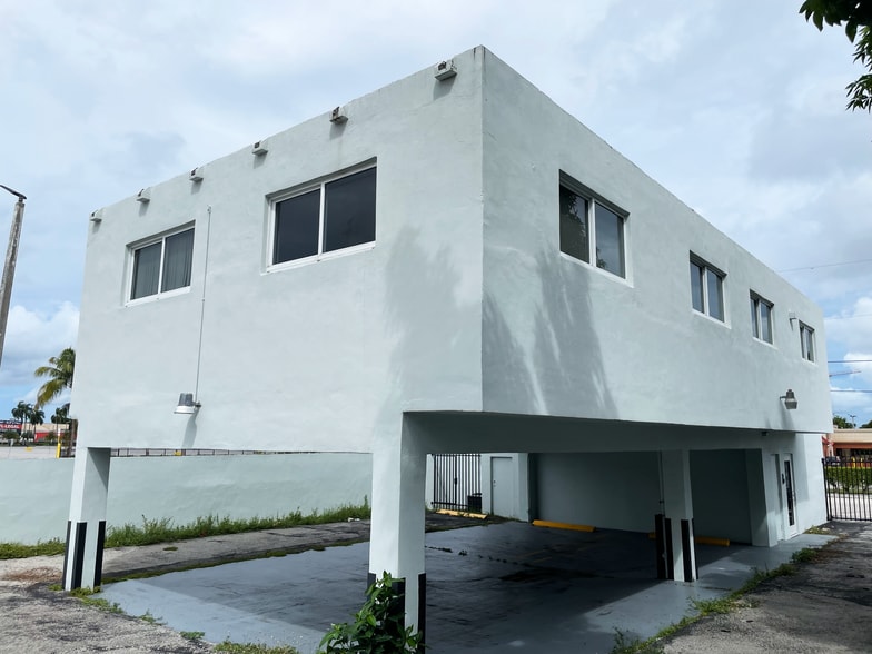 3670 NW 6th St, Miami, FL for lease - Building Photo - Image 3 of 24