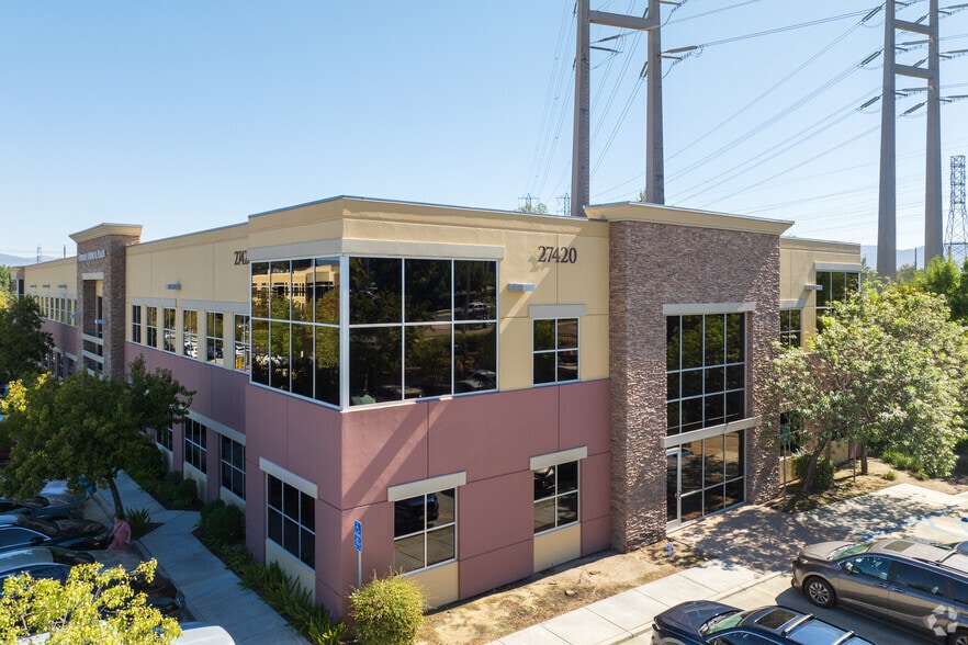 27420 Tourney Rd, Valencia, CA for sale - Primary Photo - Image 1 of 1