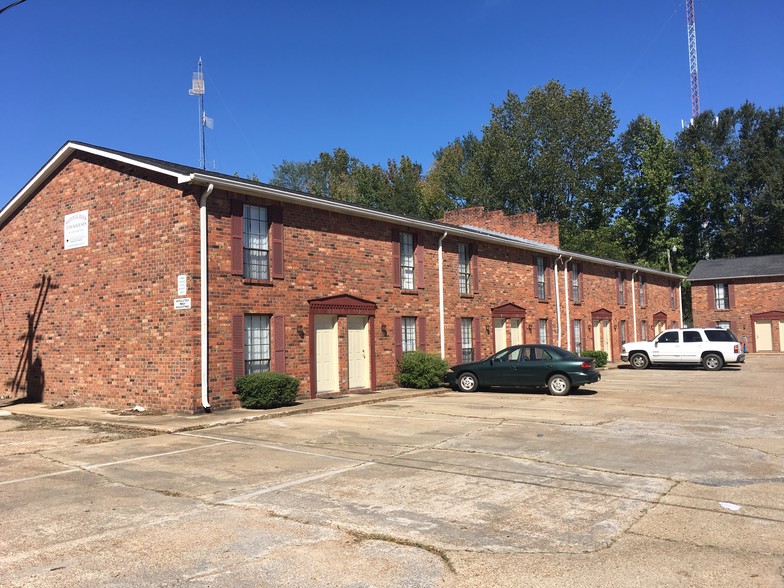 606 Yellow Jacket Dr, Starkville, MS for sale - Building Photo - Image 1 of 1