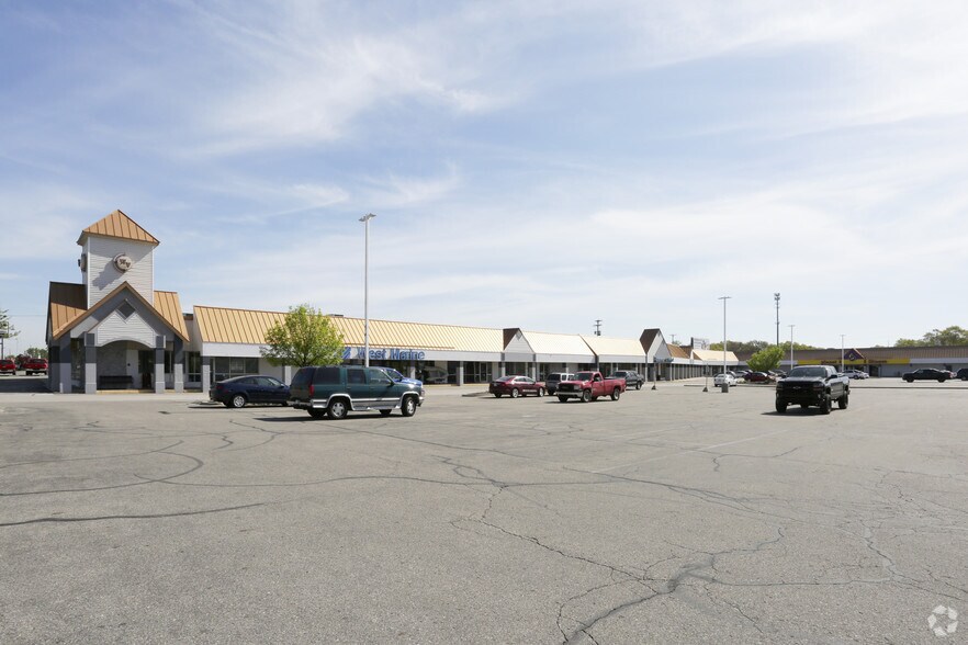 2492-2584 Henry St, Muskegon, MI for lease - Building Photo - Image 1 of 6