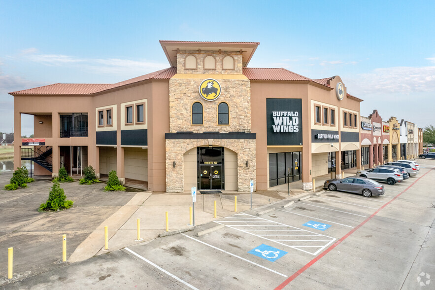 9415 Broadway St, Pearland, TX for lease - Primary Photo - Image 1 of 4