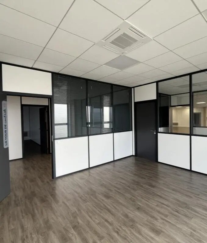 Flex in Brie-Comte-Robert for lease Building Photo- Image 1 of 2