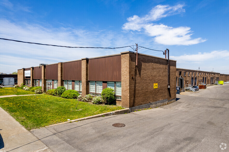 457-533 Rue Deslauriers, Saint-Laurent, Saint-Laurent, QC for lease - Building Photo - Image 3 of 3