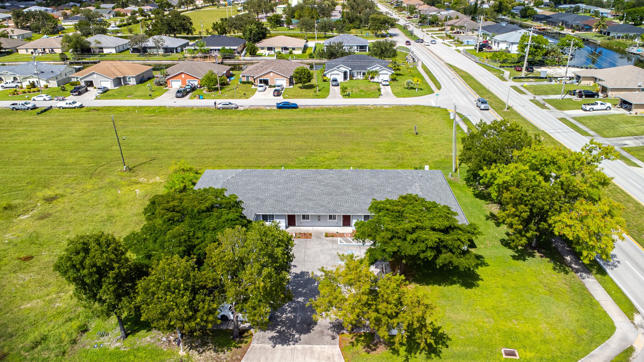 717 SE 8th St, Cape Coral, FL for sale Primary Photo- Image 1 of 18