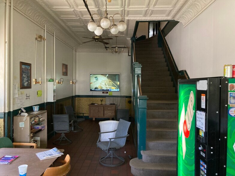 102 W Gary St, Duluth, MN 55808 Reed's Pine Boarding & Lodging