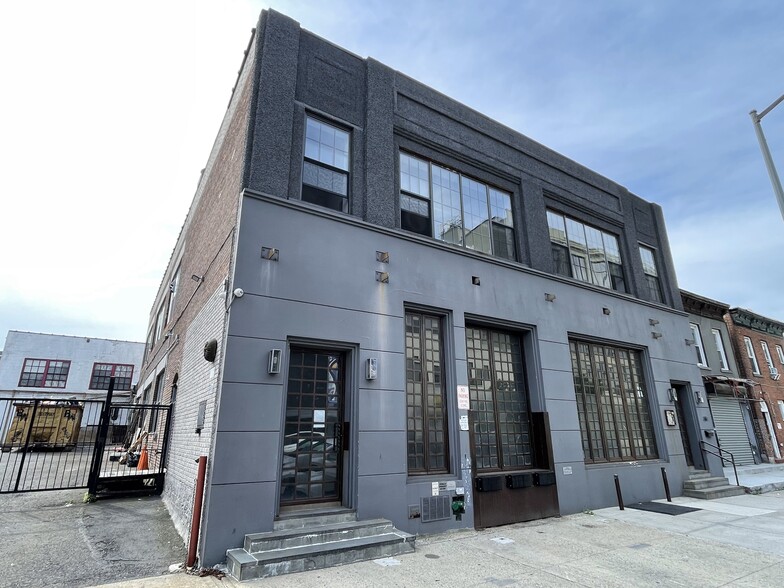 36-11 33rd St, Astoria, NY for lease - Building Photo - Image 3 of 8