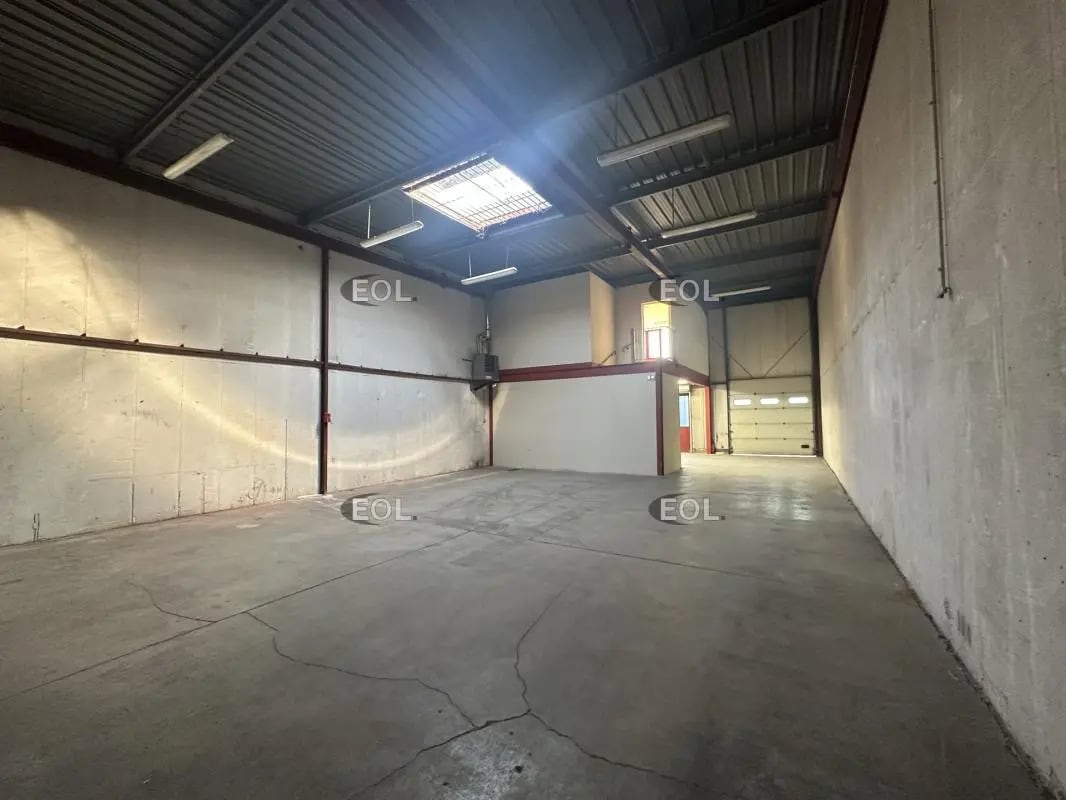 Industrial in Champigny-sur-Marne for lease Building Photo- Image 1 of 7