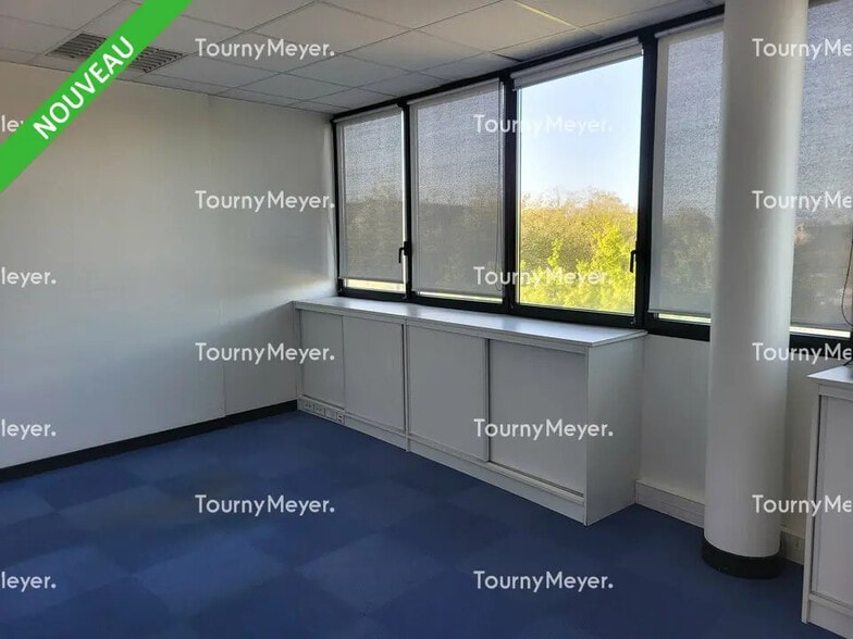 Office in Rennes for lease - Interior Photo - Image 2 of 9