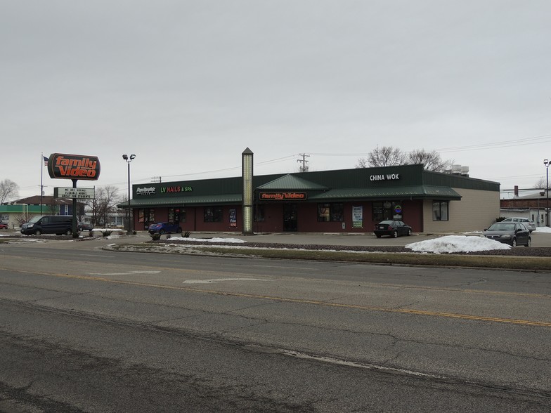 1100-1120 Charleston Ave, Mattoon, IL for sale - Primary Photo - Image 1 of 1