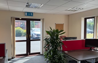 Willow End Park, Welland for lease Interior Photo- Image 2 of 4