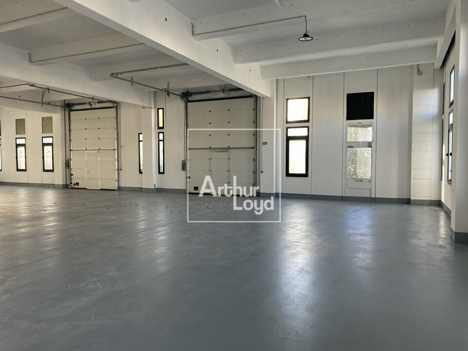 Flex in COURCOURONNES for lease Building Photo- Image 1 of 8