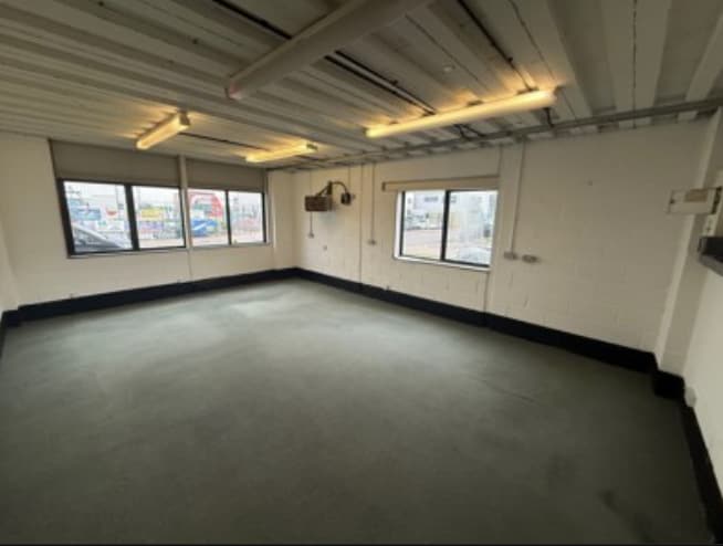 Neptune Clos, Rochester for lease Interior Photo- Image 1 of 2