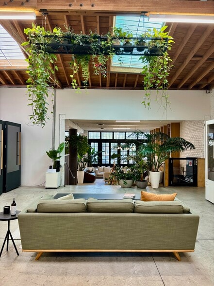 923-927 S Santa Fe Ave, Los Angeles, CA for lease - Interior Photo - Image 2 of 11