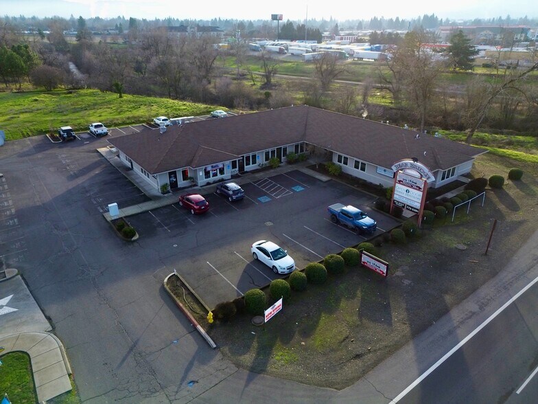 1710 E Pine, Central Point, OR for sale - Building Photo - Image 1 of 1
