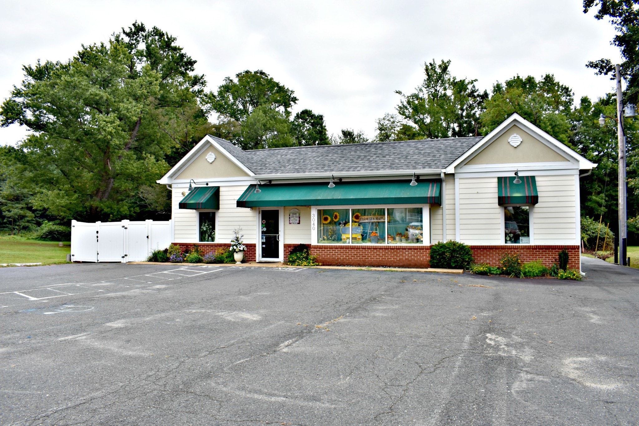 3040 Old Washington Rd, Waldorf, MD 20601