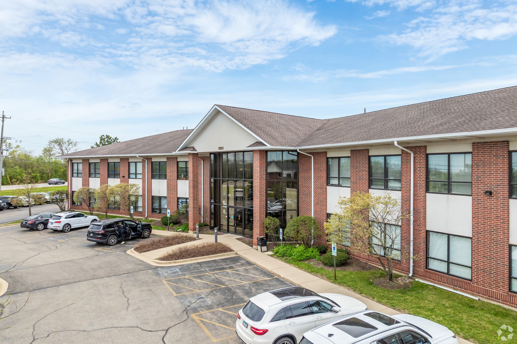 1301 Pyott Rd, Lake In The Hills, IL for lease Primary Photo- Image 1 of 7