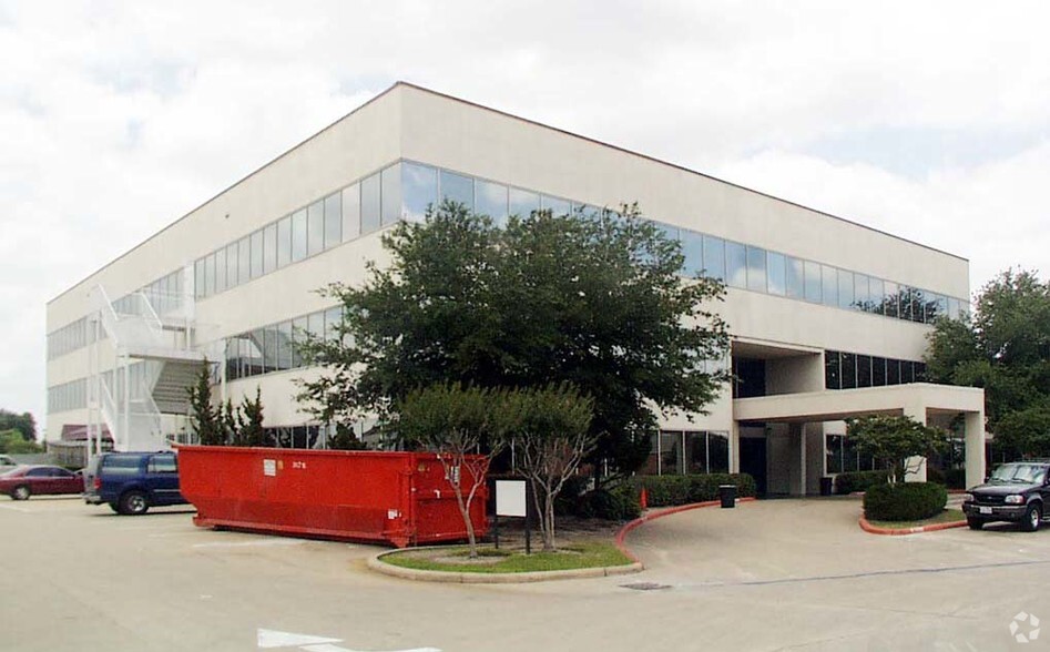 8415 W Bellfort St, Houston, TX for sale - Building Photo - Image 1 of 1