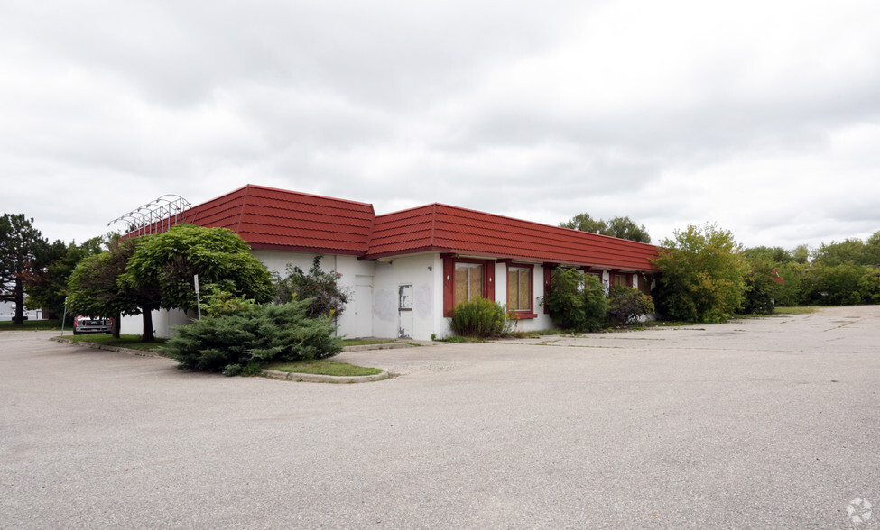 200 Weber St N, Waterloo, ON for lease - Primary Photo - Image 1 of 2