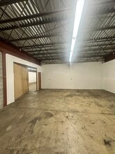 6635 N Baltimore Ave, Portland, OR for lease Interior Photo- Image 1 of 4