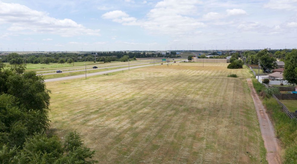 2001 E Main St, Weatherford, OK for sale - Building Photo - Image 2 of 4