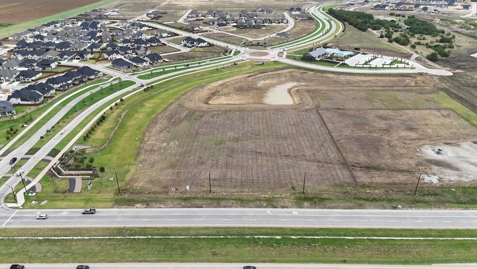 Corner of Wildflower Ranch and Hwy 114, Justin, TX for lease - Building Photo - Image 1 of 4