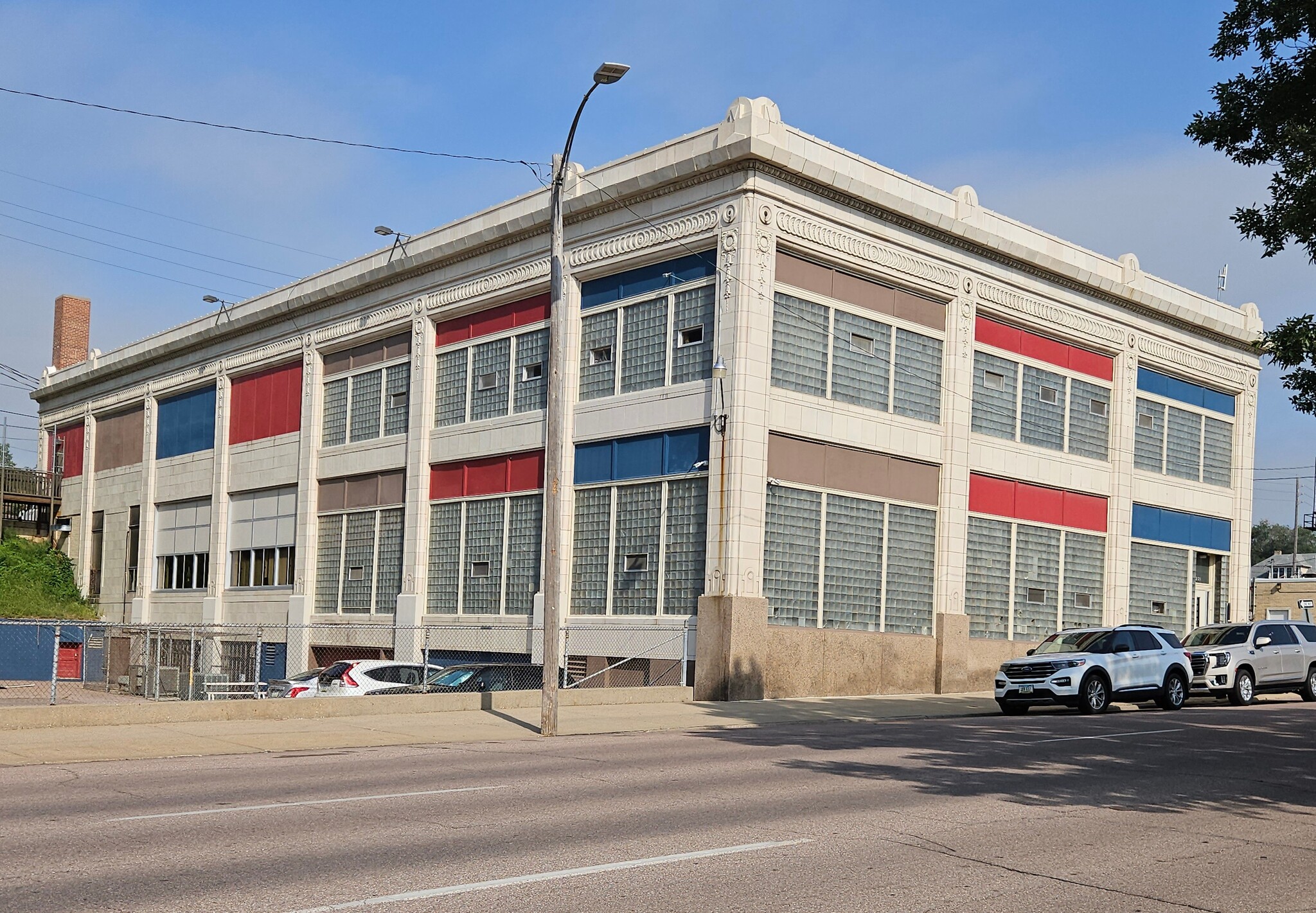 1221 Pierce St, Sioux City, IA for sale Building Photo- Image 1 of 2