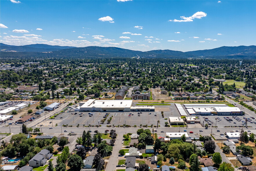 13414 E Sprague Ave, Spokane Valley, WA for lease - Building Photo - Image 2 of 12