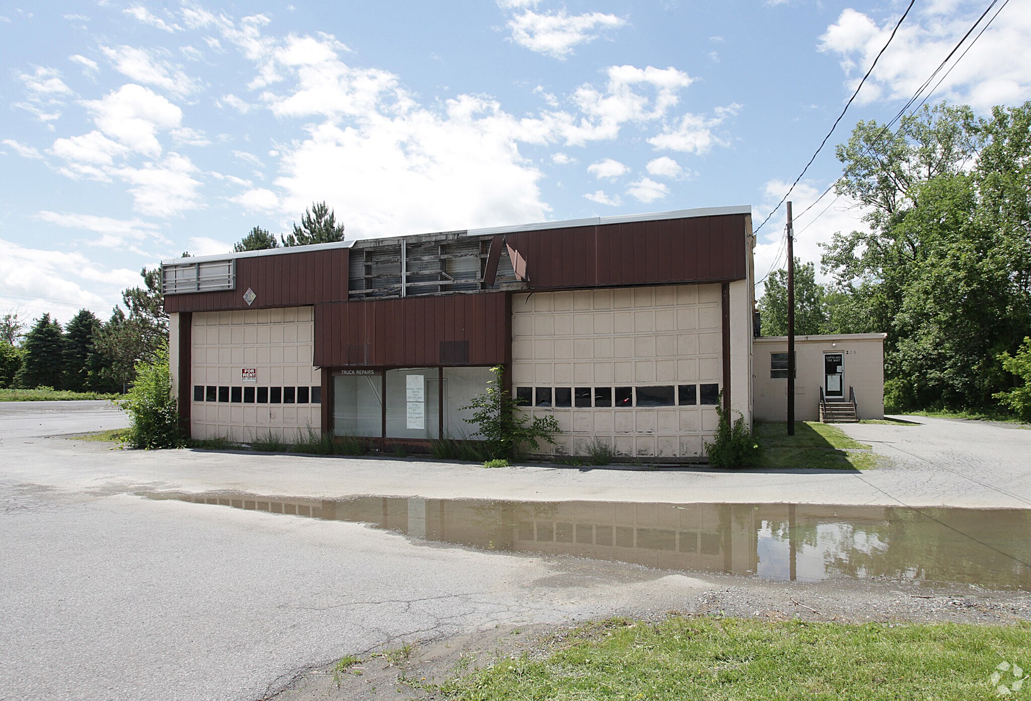 284 Wolf Rd, Latham, NY for sale Primary Photo- Image 1 of 1