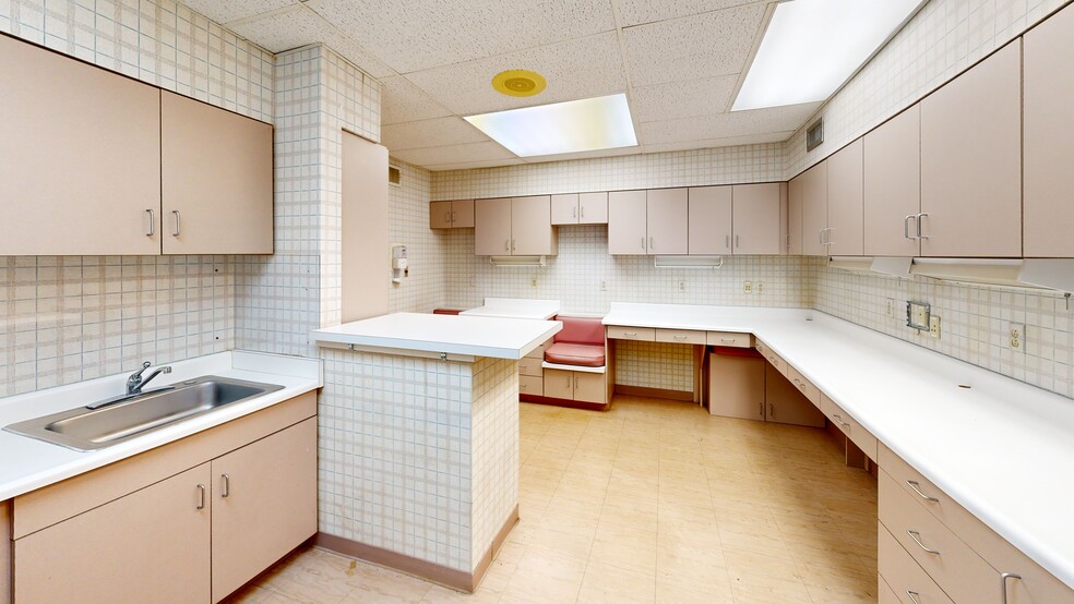 1312 Bishop St, Union City, TN for sale - Matterport 3D Scan - Image 2 of 16