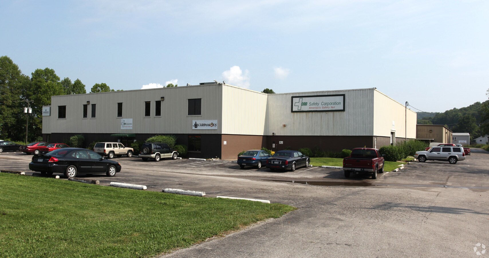 300 Jacobson Dr, Poca, WV 25159