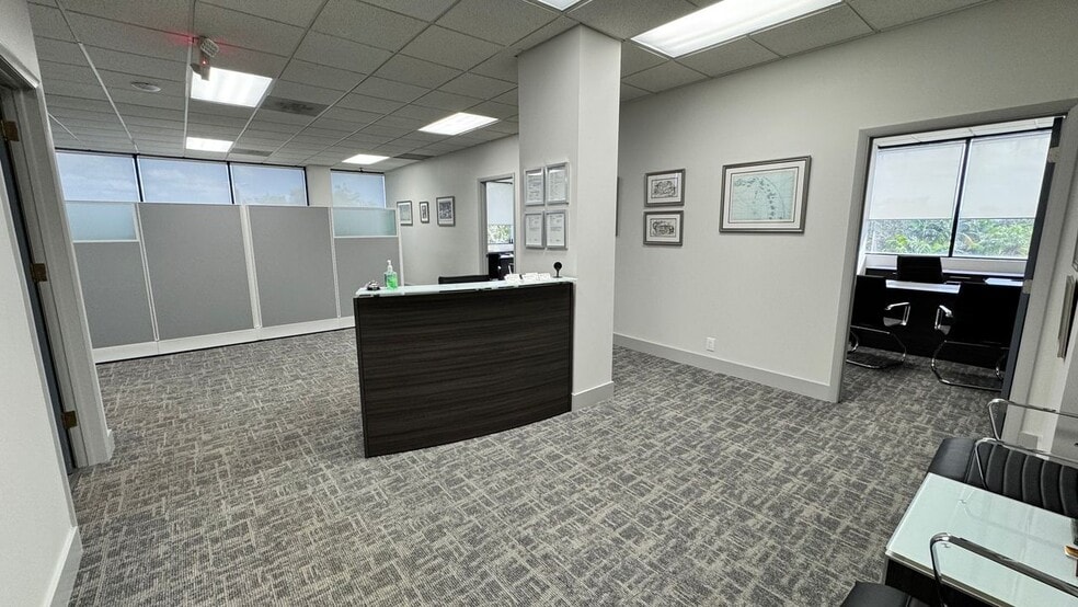 1290 Weston Rd, Weston, FL for lease - Interior Photo - Image 1 of 8