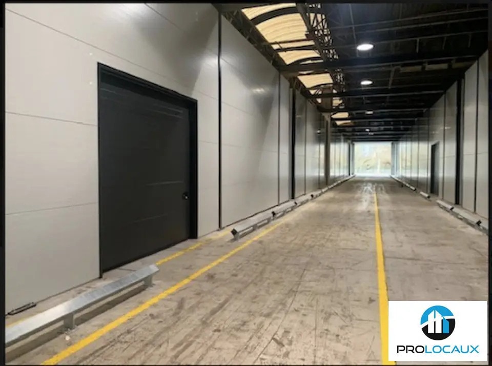 Location Local d'activités 330 m² à 1 175 m² - Photo 1