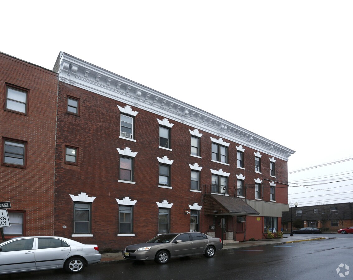 377 Smith St, Perth Amboy, NJ 08861 Property Record