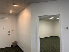 600 Kapiolani Blvd, Honolulu, HI for lease Interior Photo- Image 1 of 6