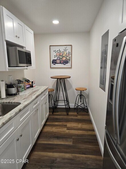 215 W 11th St, Panama City, FL for lease - Interior Photo - Image 3 of 13