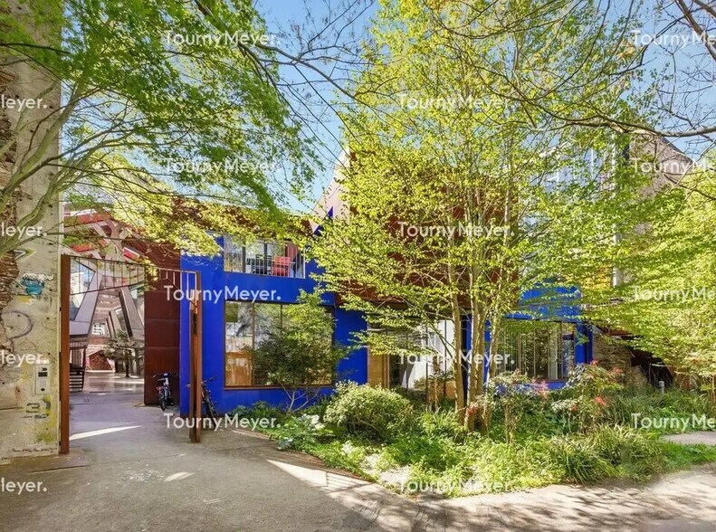 Office in Nantes for lease - Building Photo - Image 2 of 6